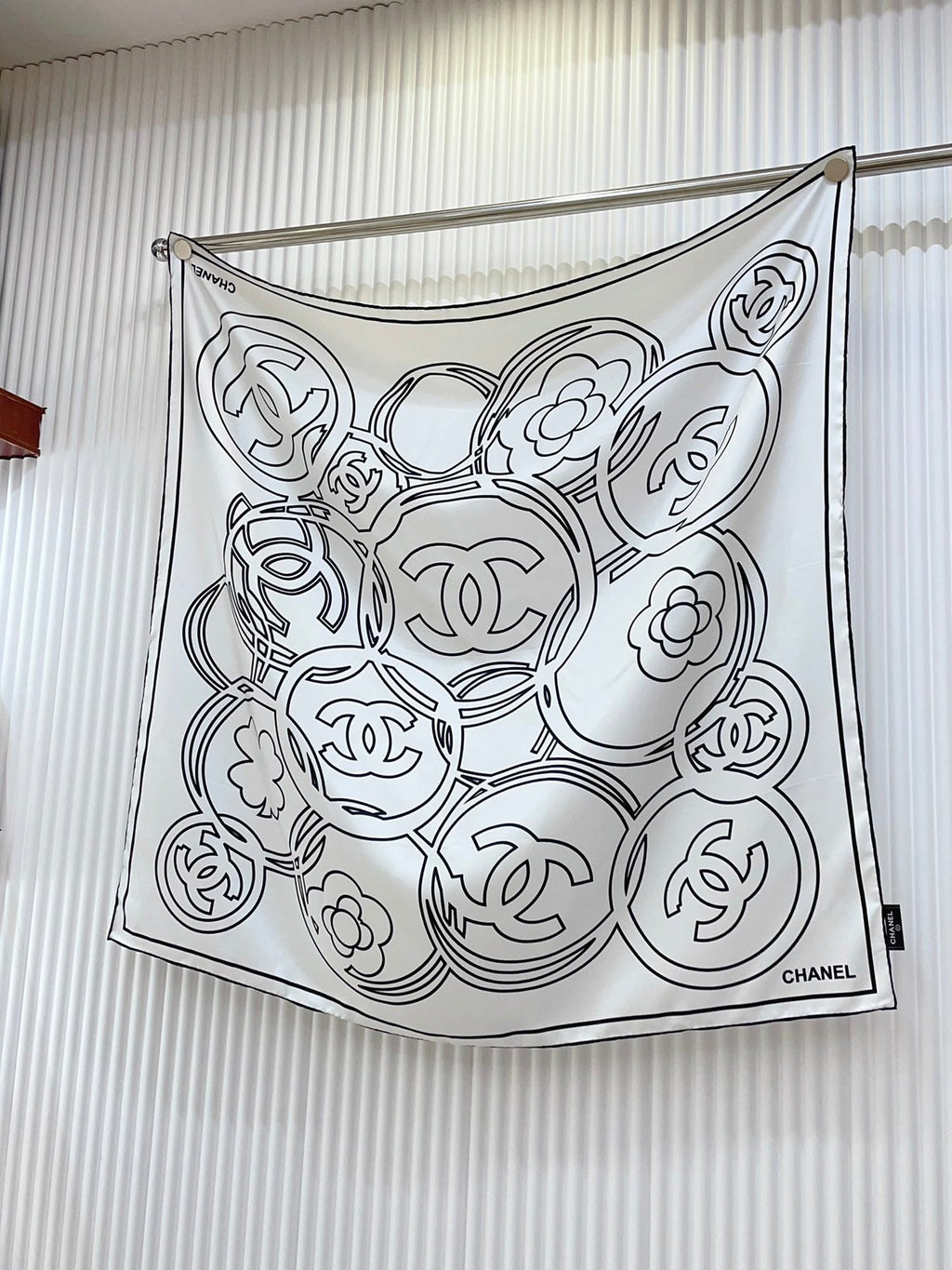 CC Square Scarf 90 CM In White Mix Black Silk Twill  187437