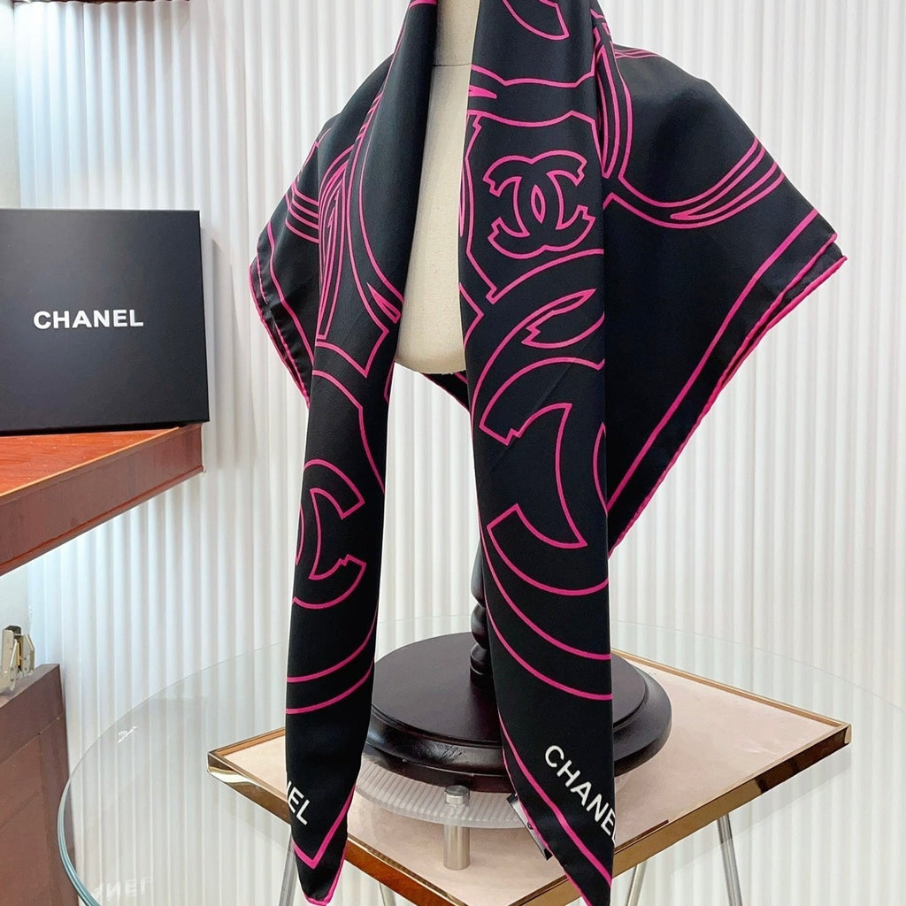 CC Square Scarf 90 CM In Black Mix Pink Silk Twill 187438