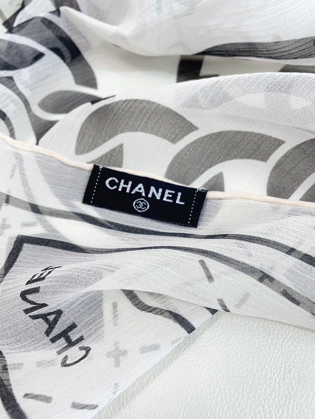 CC Square Scarf 110 CM In White Black Shunyu Qiao Silk  193840
