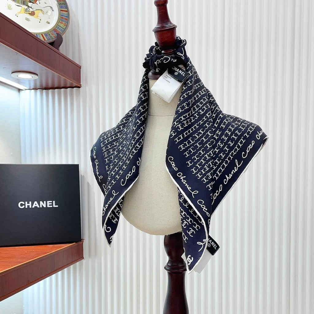 CC Square Scarf 50 CM In Black Silk Twill 196206
