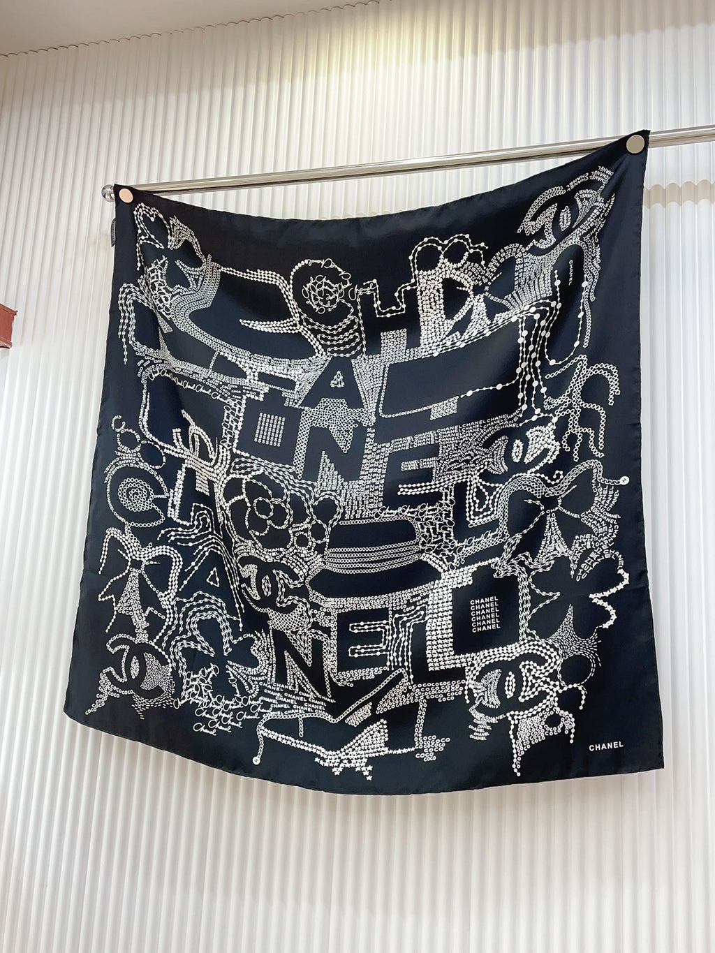 CC Square Scarf 90 CM In Black White Silk Twill  198570