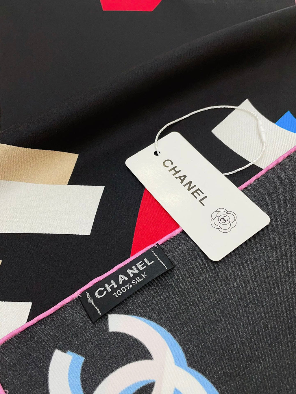 CC Square Scarf 90 CM In Black Colorful Silk Twill  206468
