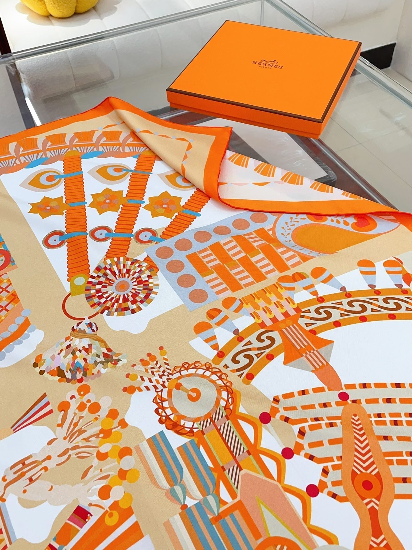 Haute Parure Scarf 90 CM In Orange Colorful Silk Twill 239534