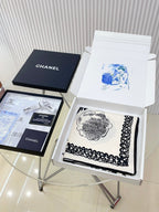 CC Square Scarf 90 CM In White Black Silk Twill  271782