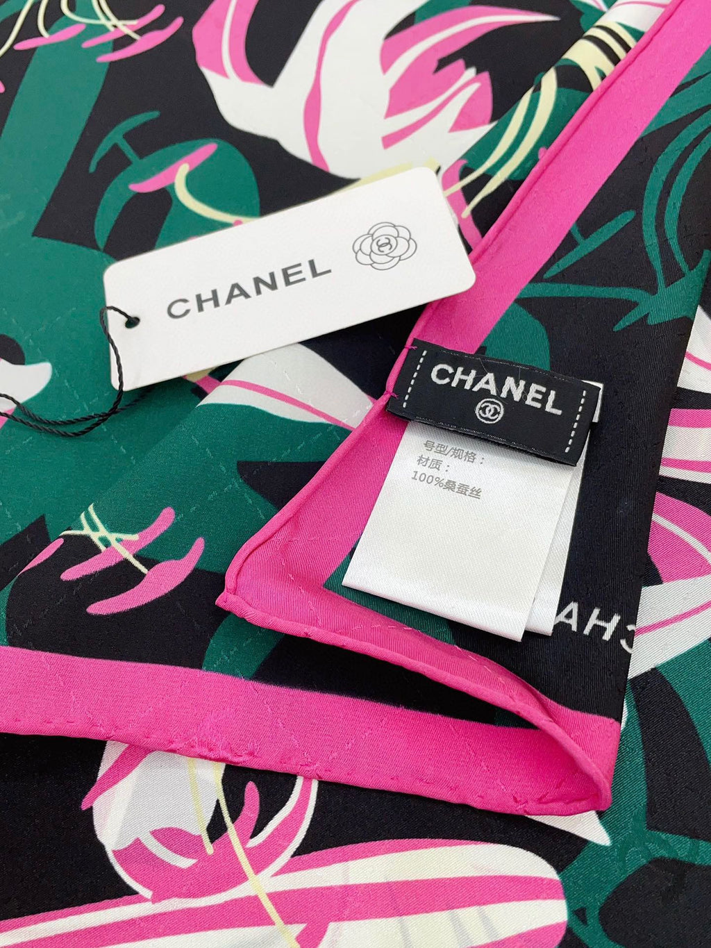 CC Square Scarf 90 CM In Colorful Silk Twill  296707