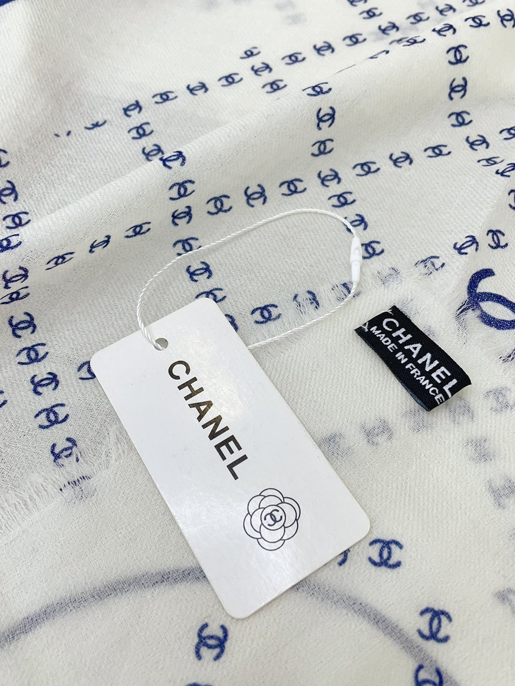 CC Square Scarf 140 CM In White With Blue Logo Cashmere 300442