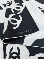 CC Square Scarf 90 CM In Black Mix White Silk  305181