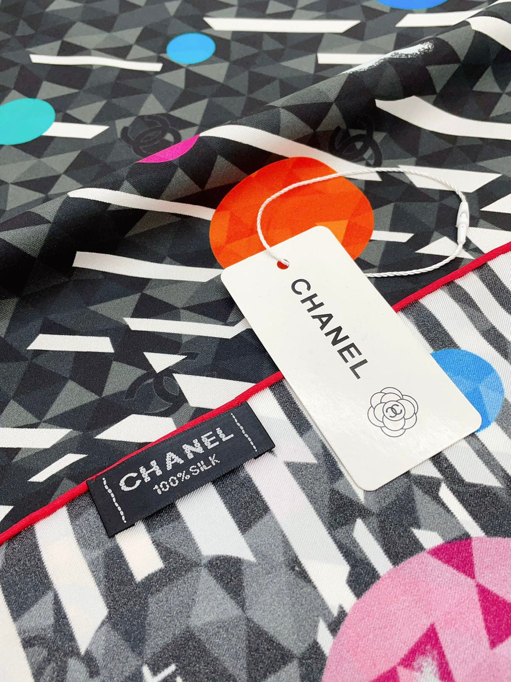 CC Square Scarf 90 CM In Colorful Silk Twill 335850