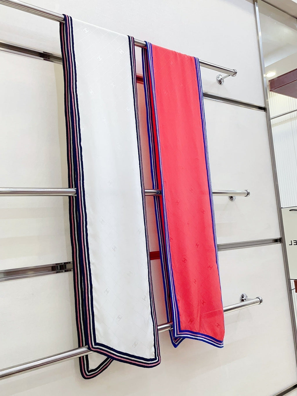 CC Scarf 200 CM In Red Mix Blue Silk 357901