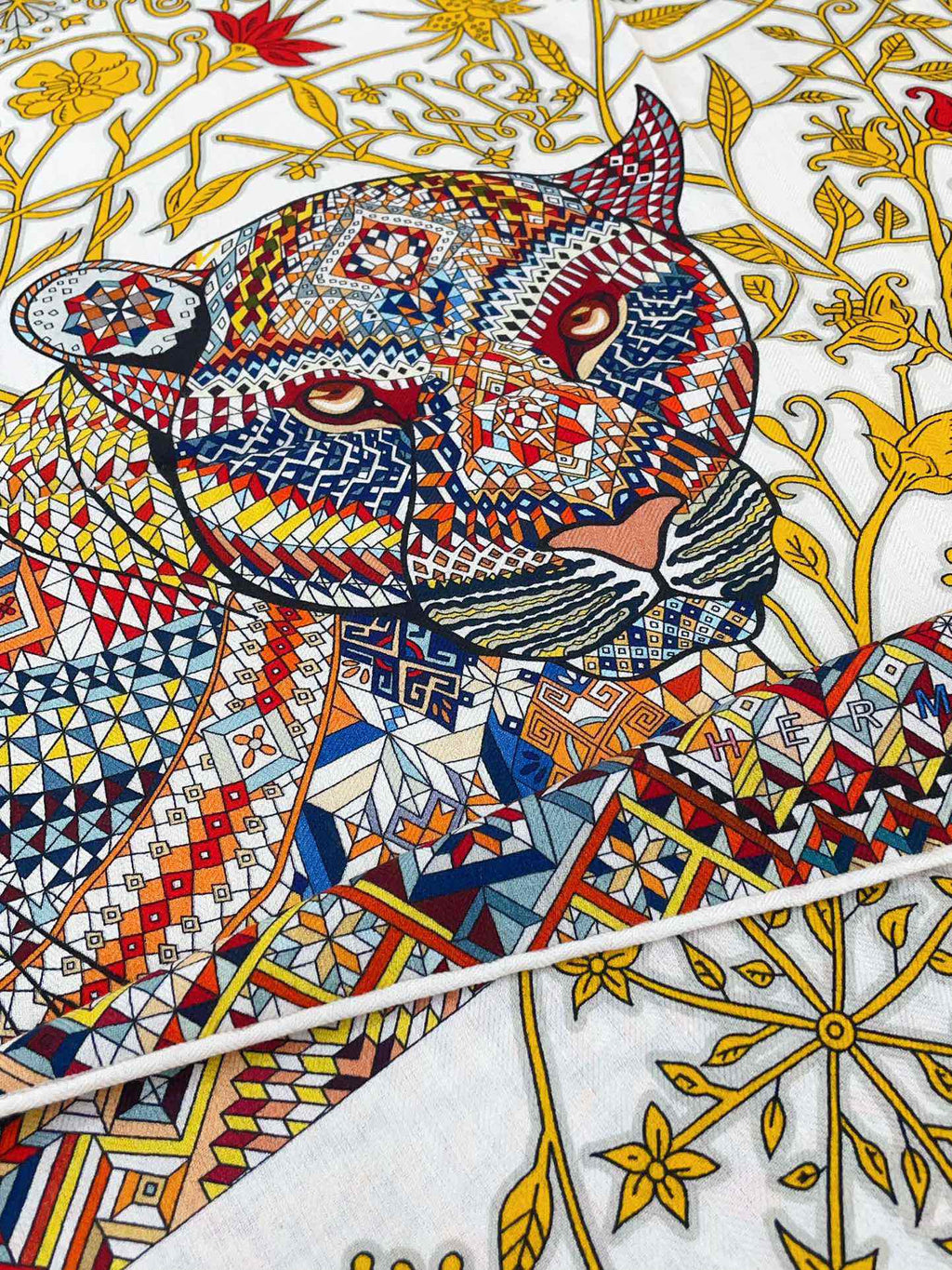 Le Jaguar Et Le Colibri Shawl 135 CM Yellow Colorful Cashmere And Silk 357903