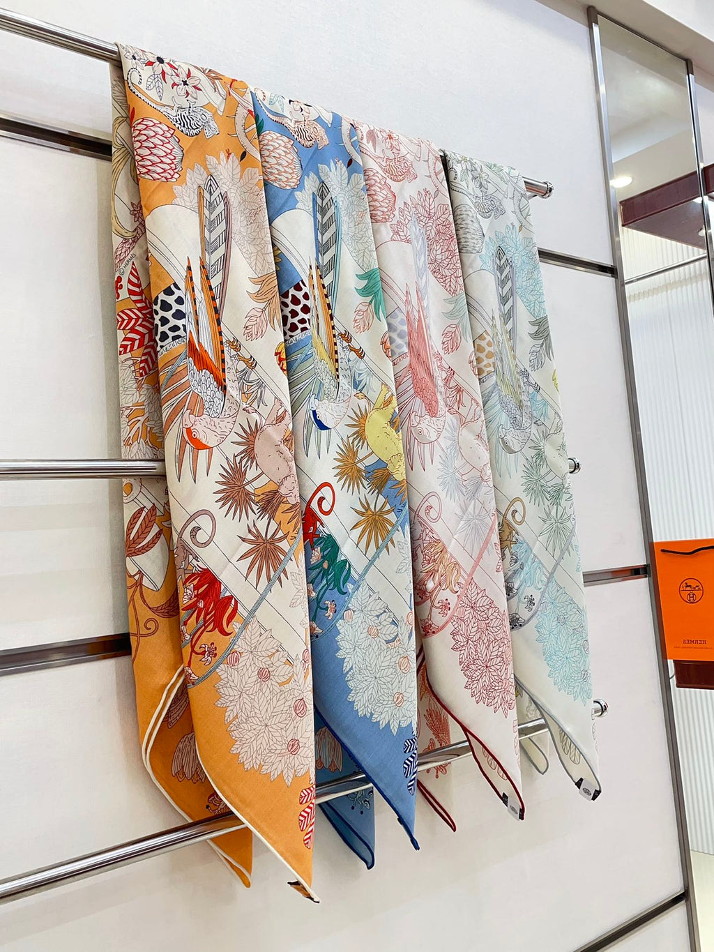 PRECIOUS PARADISE SCARF 135 CM IN COLORFUL CASHMERE AND SILK 379789