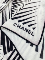 CC Square Scarf 140 CM In White Black Cashmere Mix Silk 382616