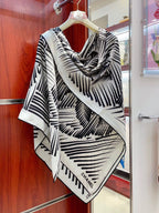 CC Square Scarf 140 CM In White Black Cashmere Mix Silk 382616