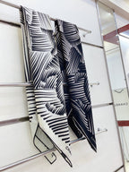 CC Square Scarf 140 CM In White Black Cashmere Mix Silk 382616