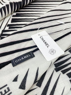 CC Square Scarf 140 CM In White Black Cashmere Mix Silk 382616