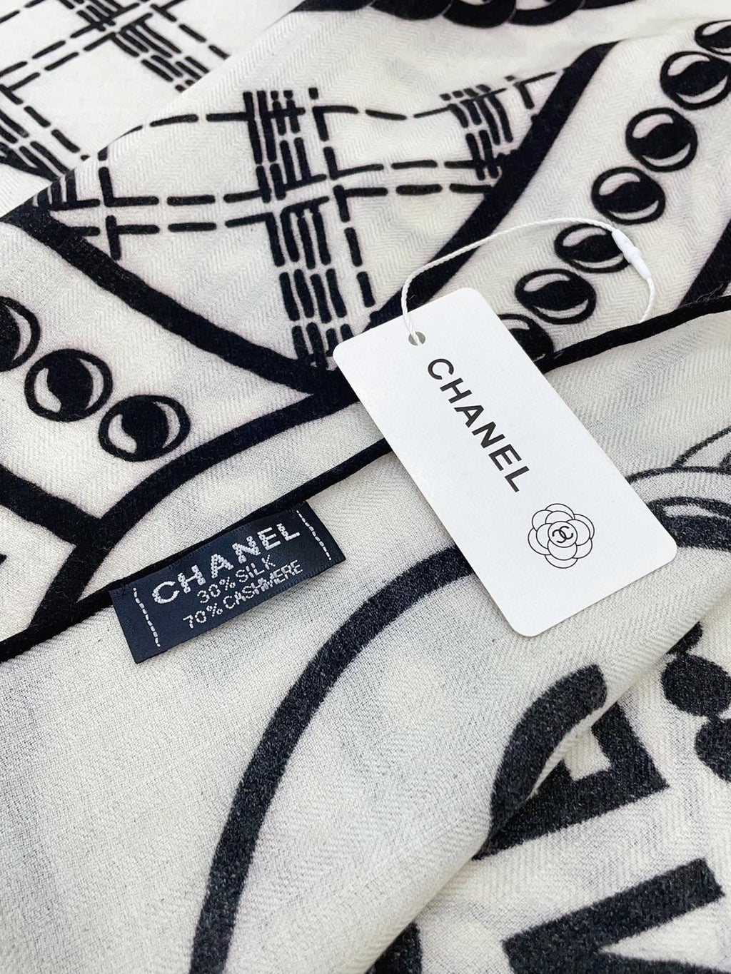 CC Square Scarf 140 CM In White Mix Black Cashmere And Silk 407279