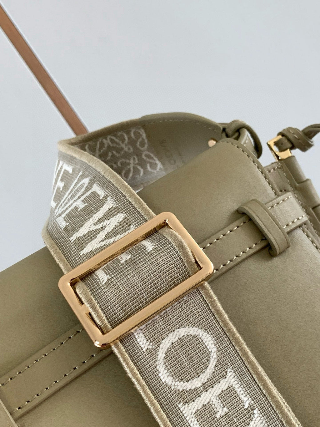 Loewe Saddle Bag 21 Beige Leather 280434
