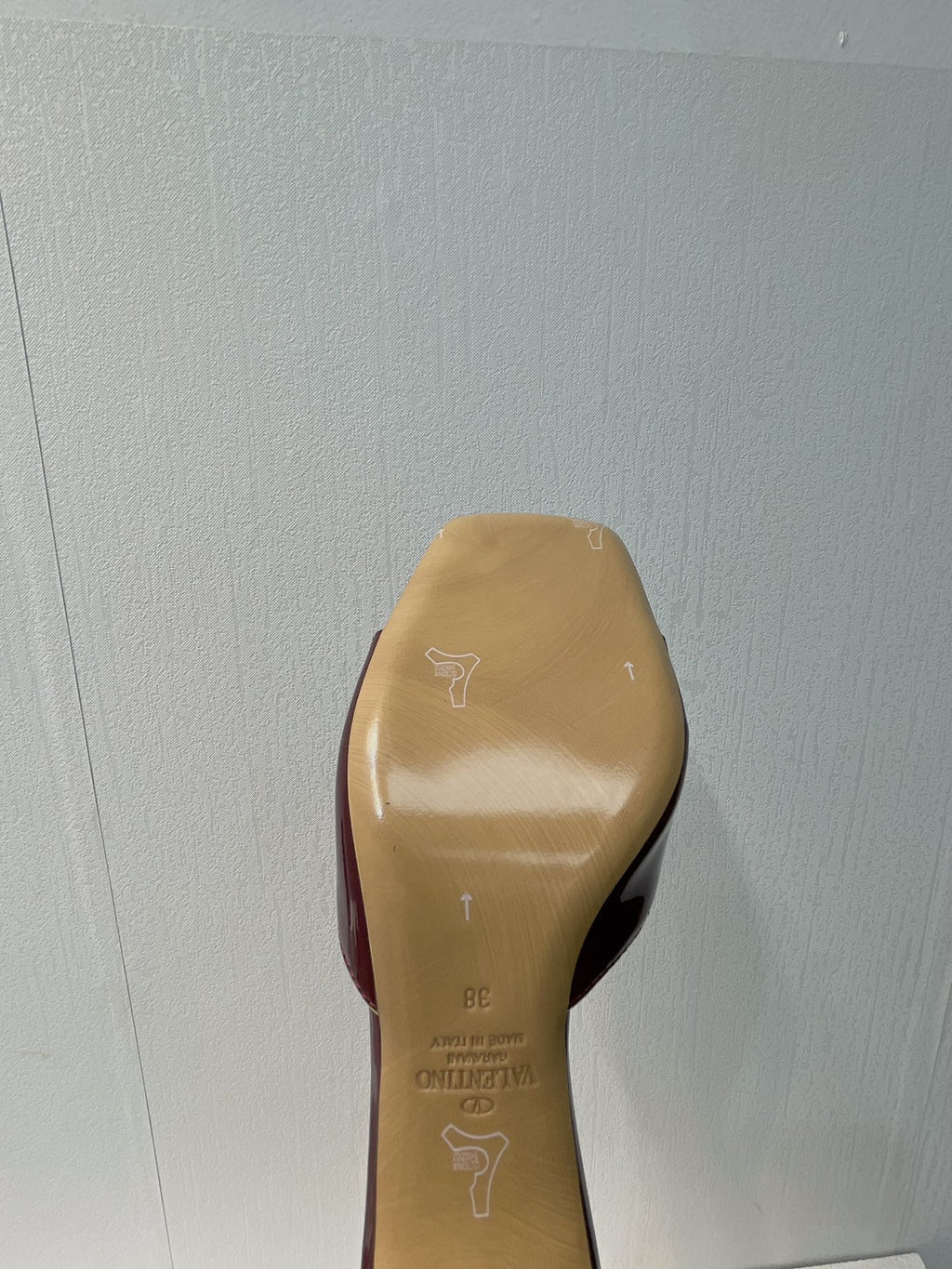 VT Mid Heel Mule Sandal Ruby Red Sheepskin 292761