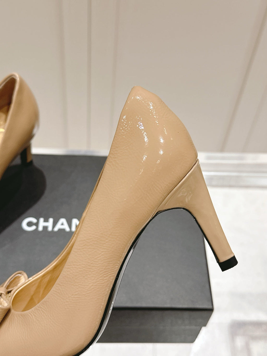 Chanel 25A Heel Pump Nude Patent  Calfskin 393070