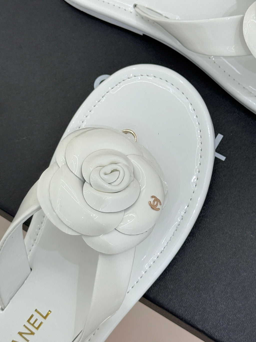 CC 26 Camellia Thong Sandal White Patent Leather 609990
