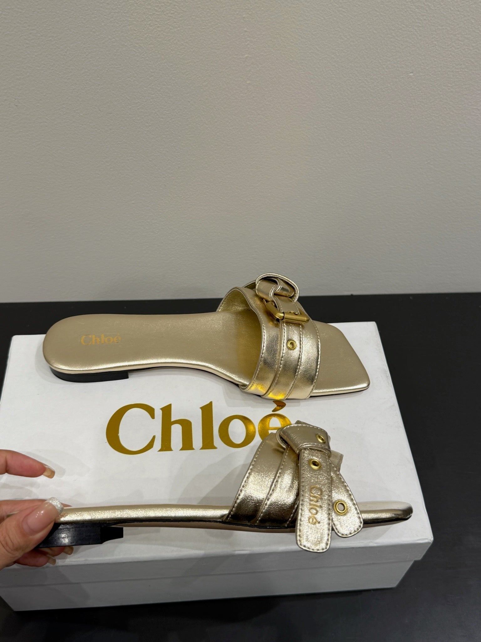 Loewe 25 Bow Metal Buckle Slide Gold Cowhide