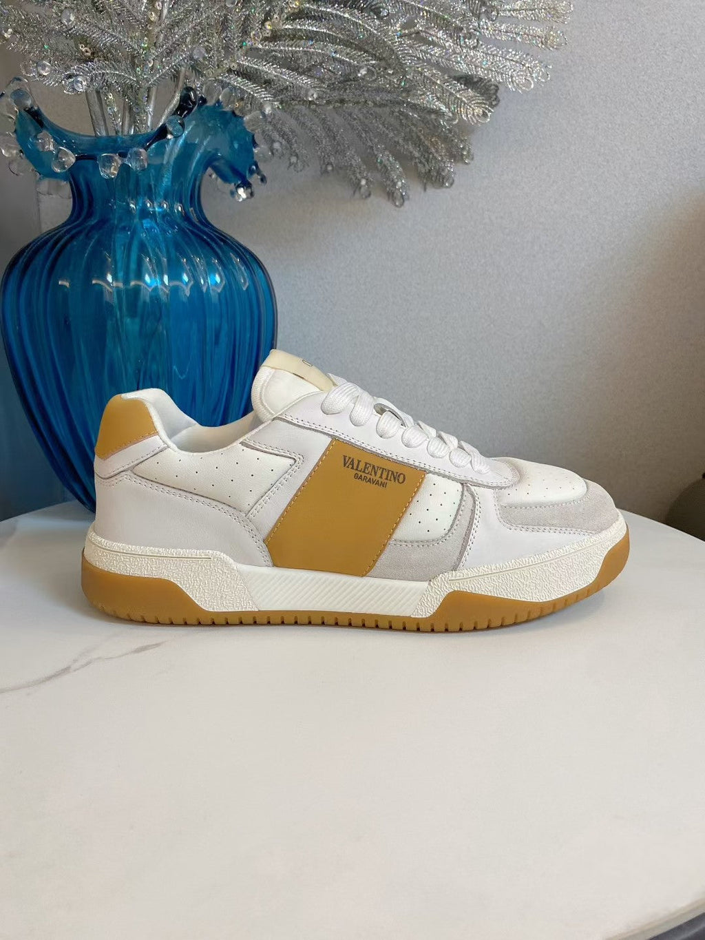 VT 25S  Casual Sneakers White Tan Cowhide 563096