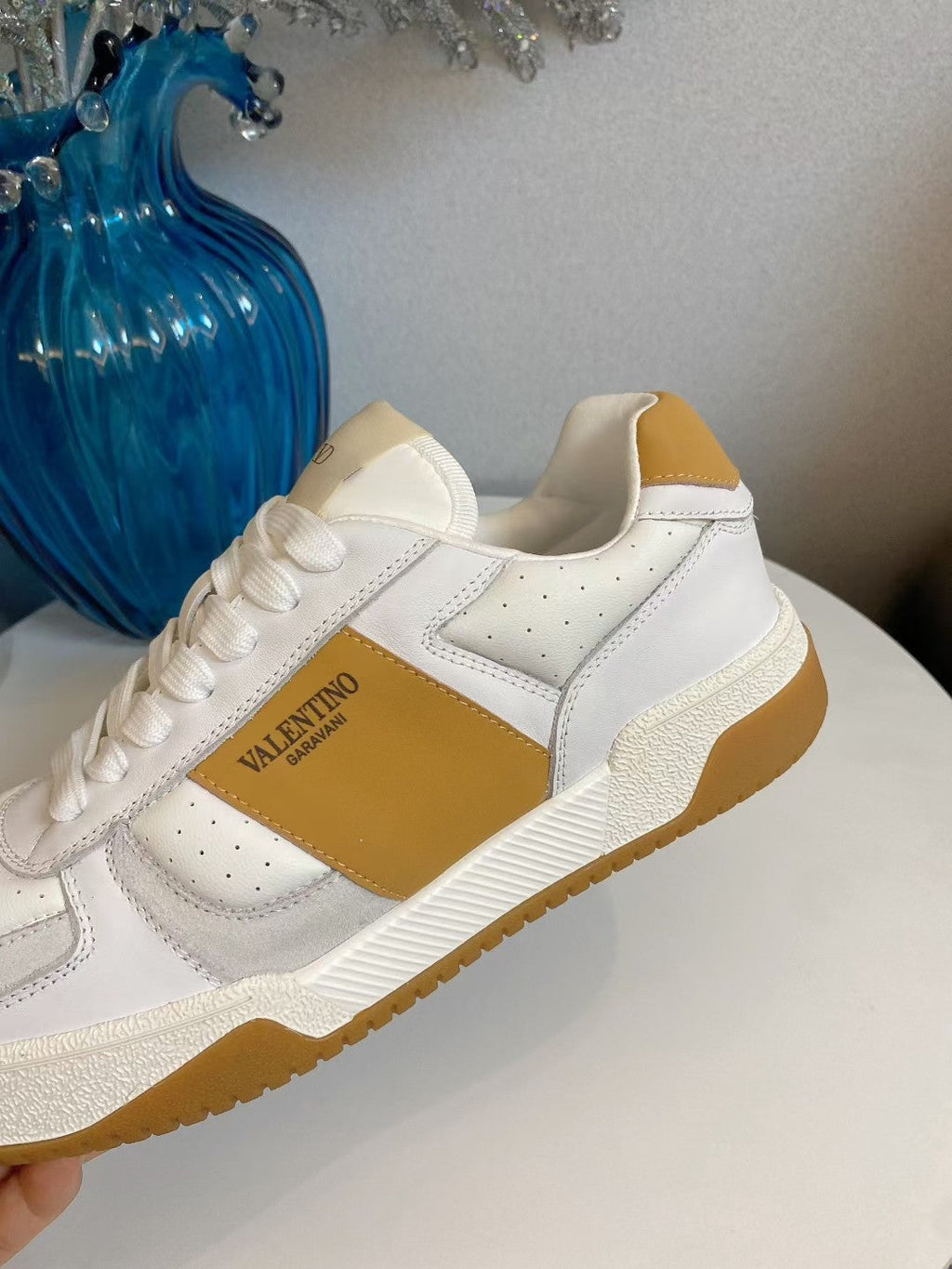 VT 25S  Casual Sneakers White Tan Cowhide 563096