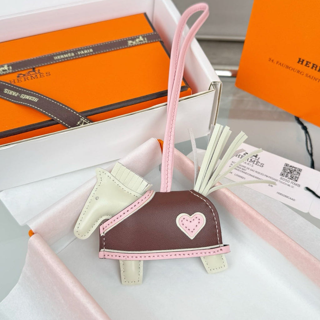 HM Rodeo Robeo Heart PM Charm White mix Chocolate Lambskin