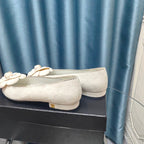 CC BALLET FLAT IN WHITE SUEDE AND BLACK CALFSKIN WITH FLOWER