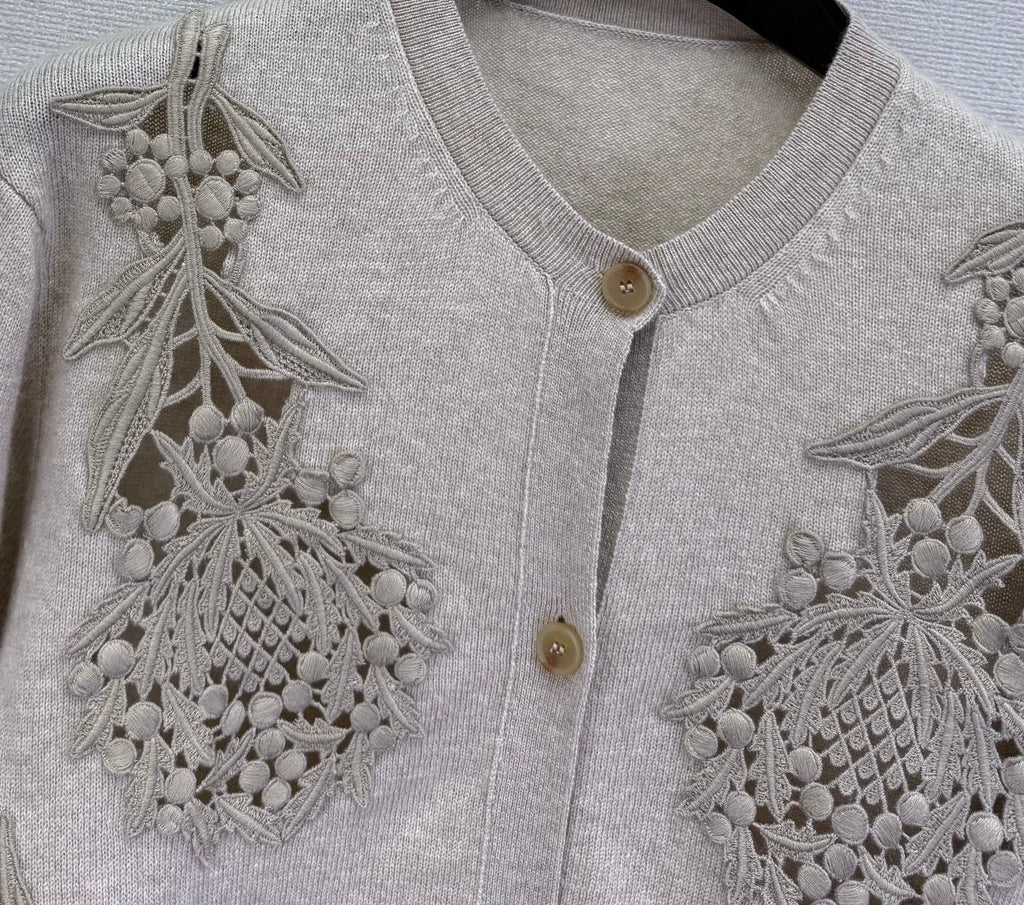 LP 25 Embroidered Floral Pattern Hollow Cardigan Gray Cashmere 315858