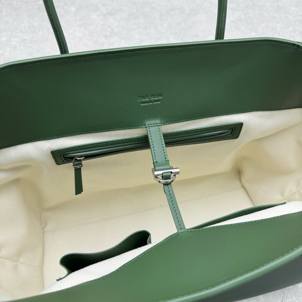 The Row 2025 Marlo 17 Bag 43cm Green Leather
