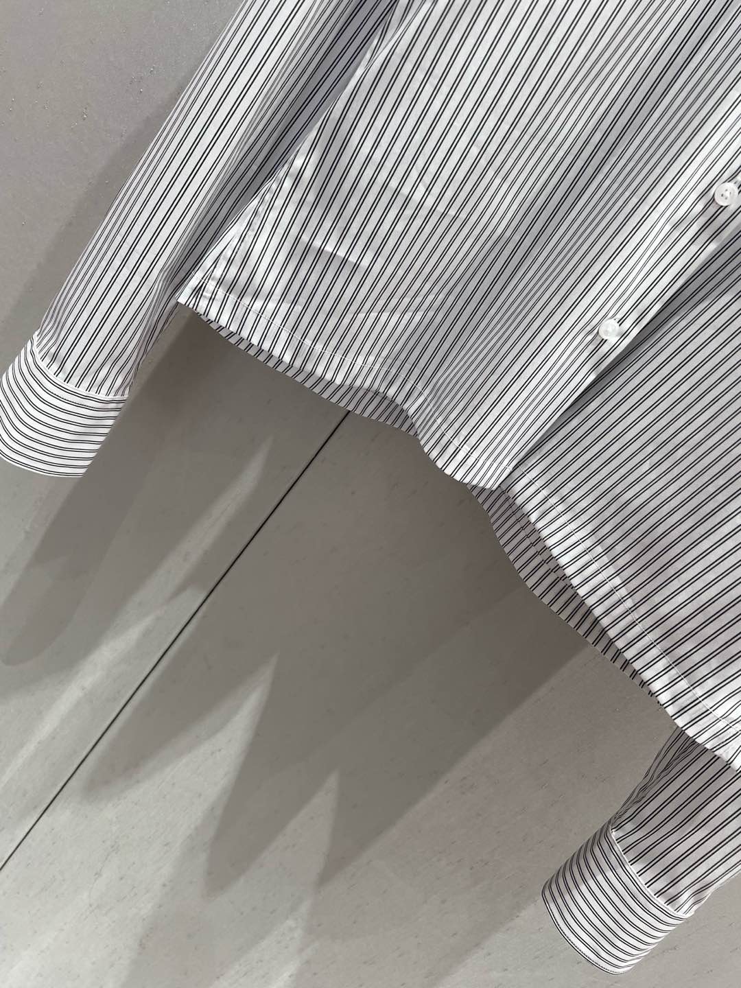 LV 25 Striped Short Long-Sleeved  Shirt Black White  209245