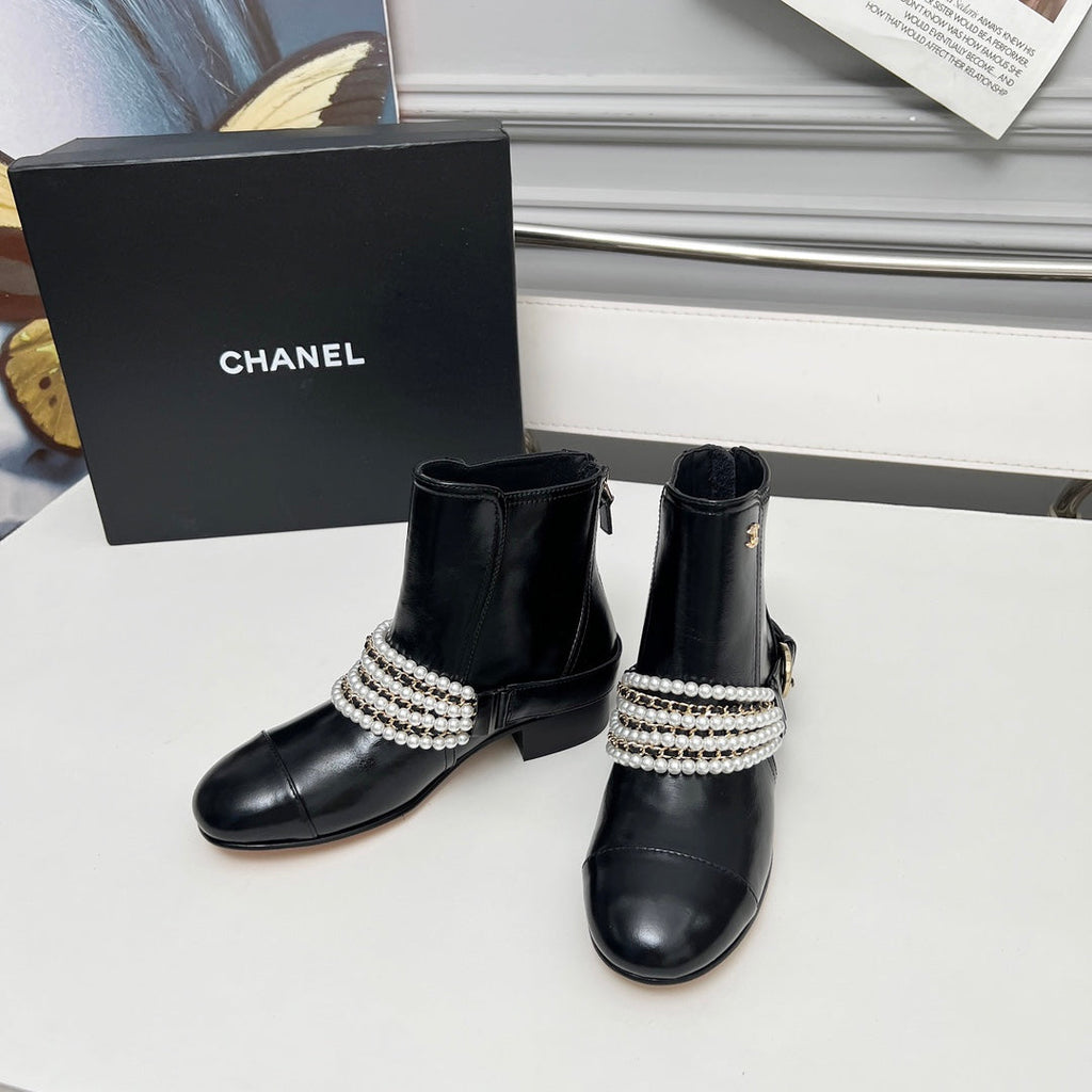 CC 25 latest low-top boots pearl black patent leather 459470