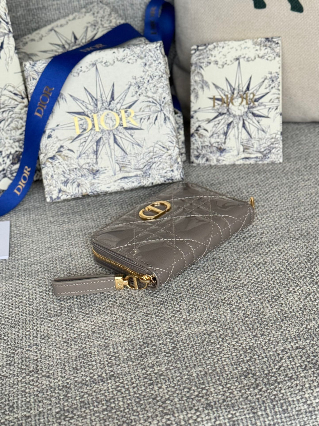 CD Logo Caro 11cm Compact Wallet Shiny Grey Calfskin