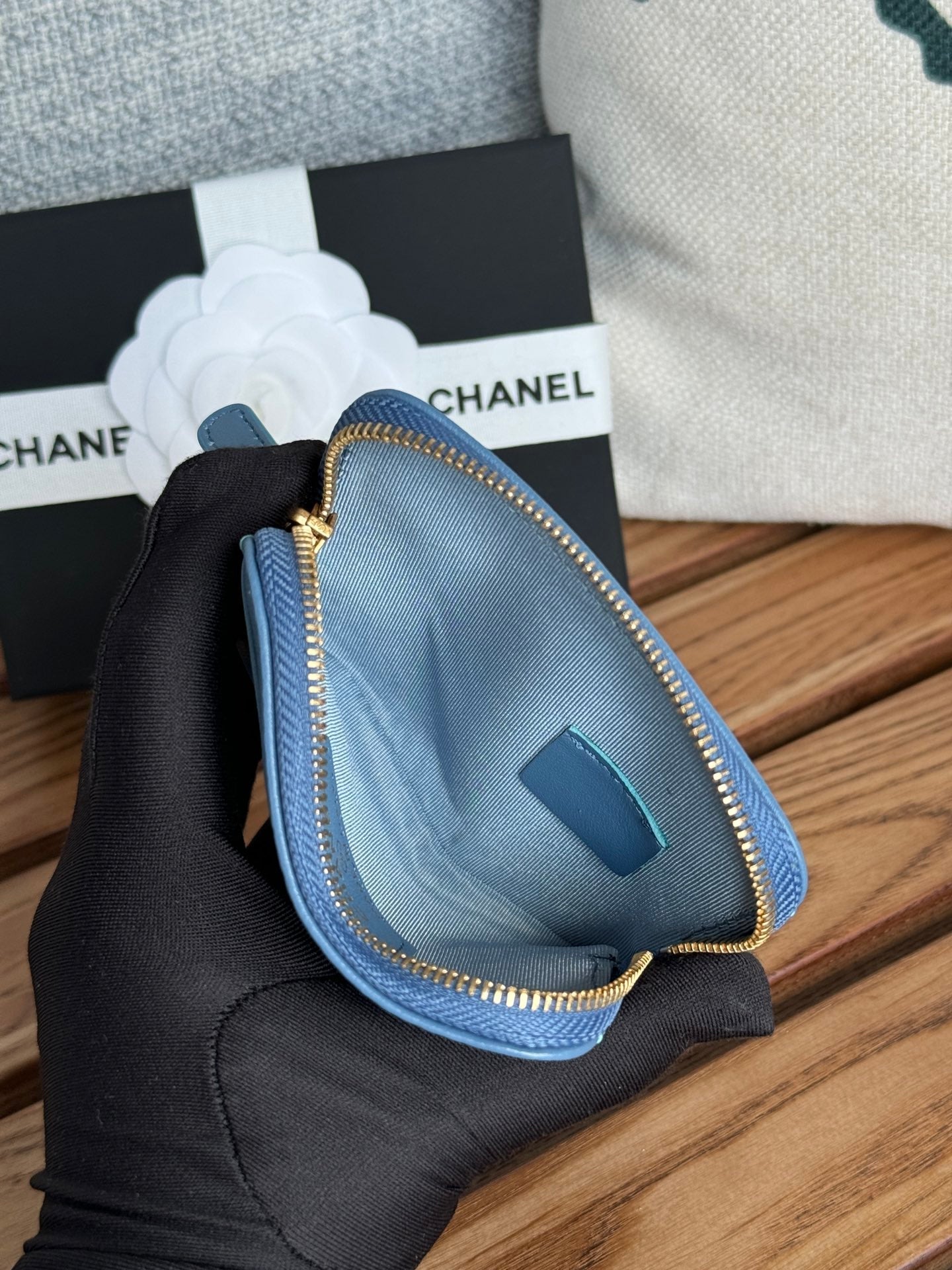 cc 19 zipped coin purse 11cm blue lambskin gold hardware