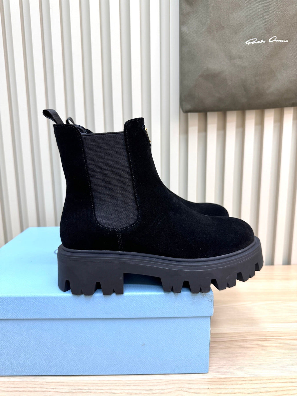 PRA ankle boots black suede 443663