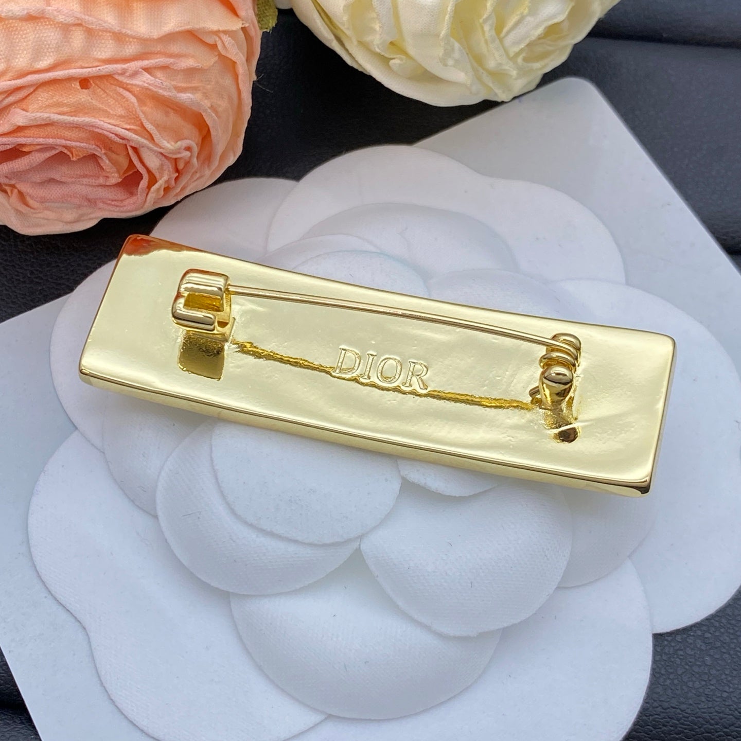 CD Brooch 208573