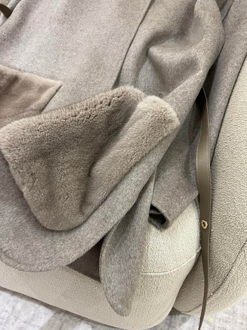 LP 25 Crew Neck Coat Light Gray Cashmere Fur 303966