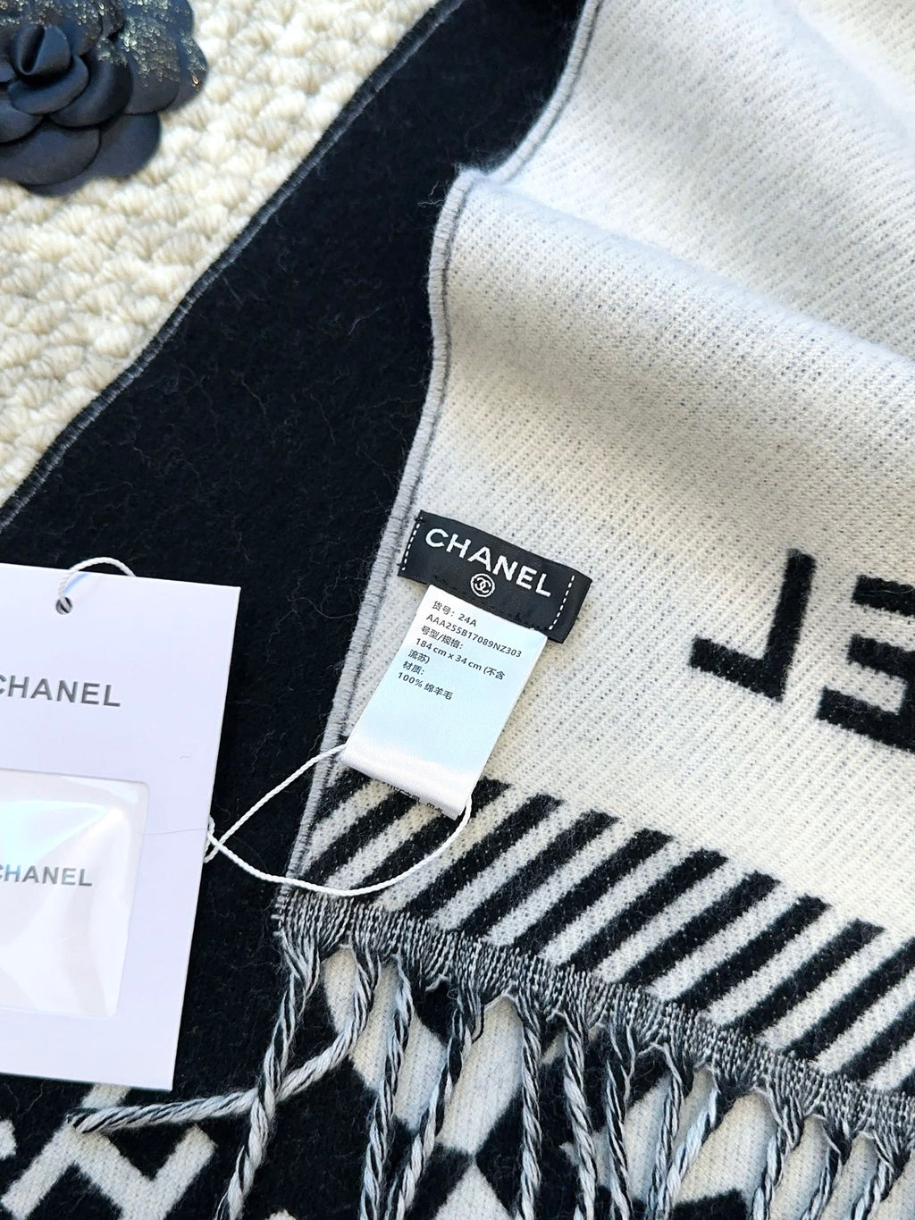 CC Scarf 184 CM In Black Mix White Wool Jacquard 424860