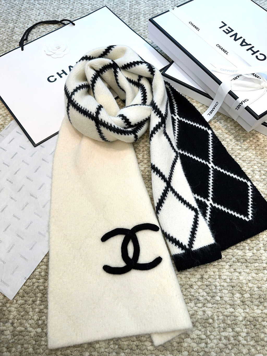 CC Scarf 180 CM In White Mix Black Cashmere And Fleece Wool Mix Mulberry Silk 413700