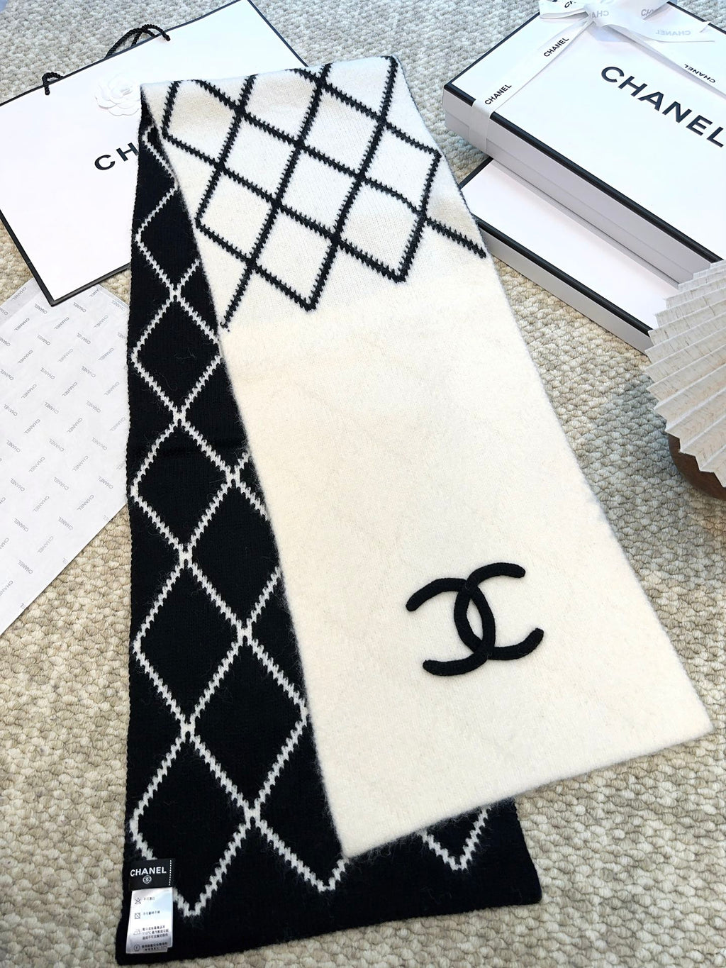CC Scarf 180 CM In White Mix Black Cashmere And Fleece Wool Mix Mulberry Silk 413700