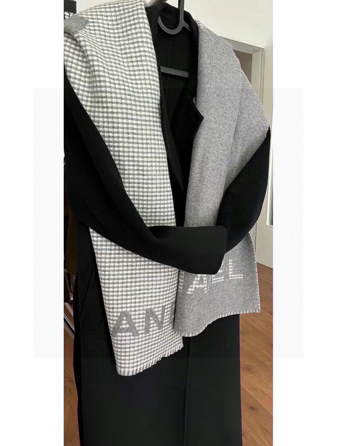 CC Scarf 185 CM In Grey Serrated Shape Cashmere 422860