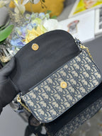 CD D-Vine's new chain bag 22 blue oblique fabric
