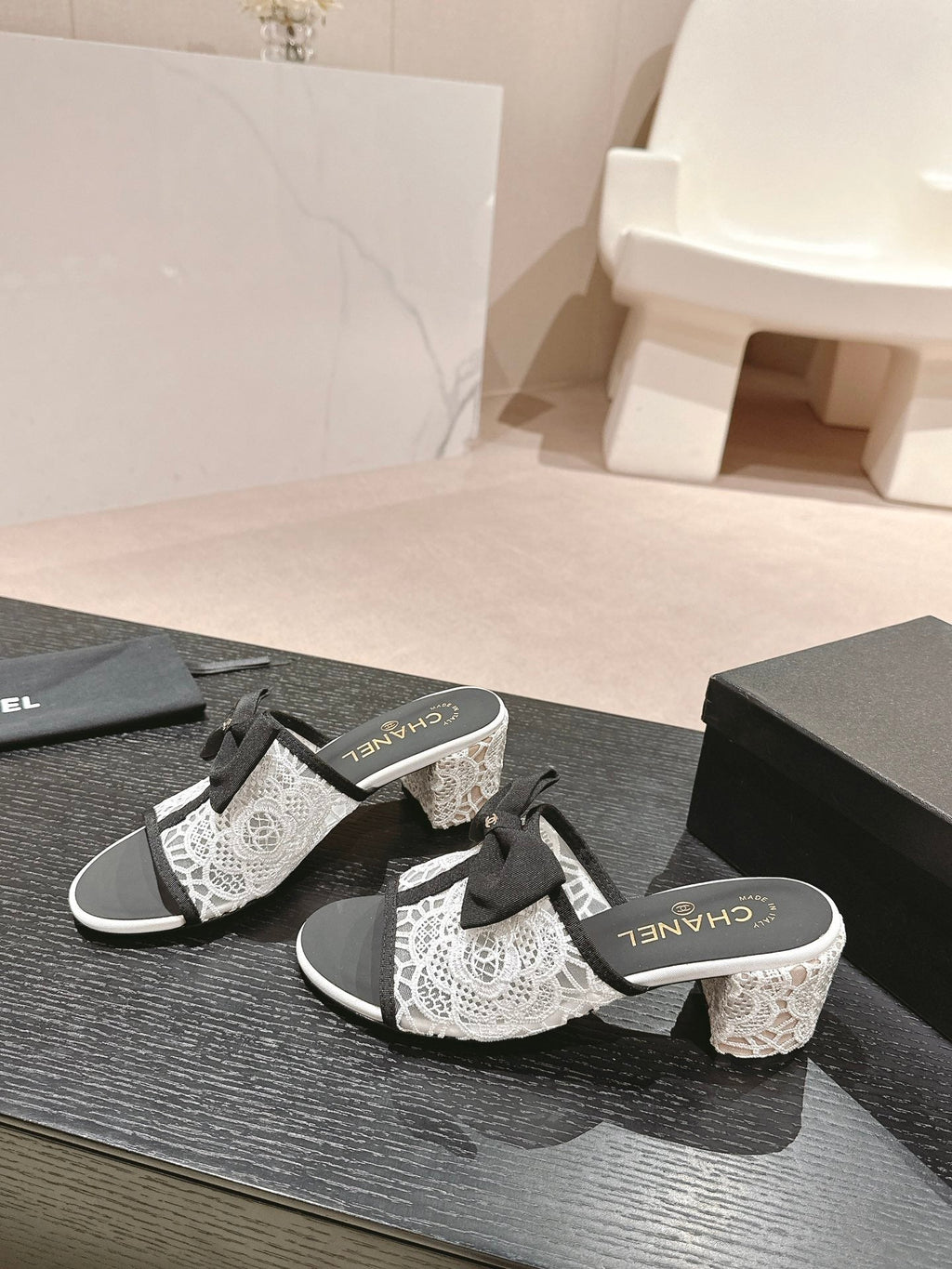 mule sandal 60 bowtie white lacce fabric