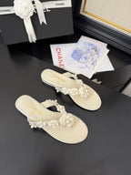 CC 25 Flower Thong Slippers White Cowhide 233415