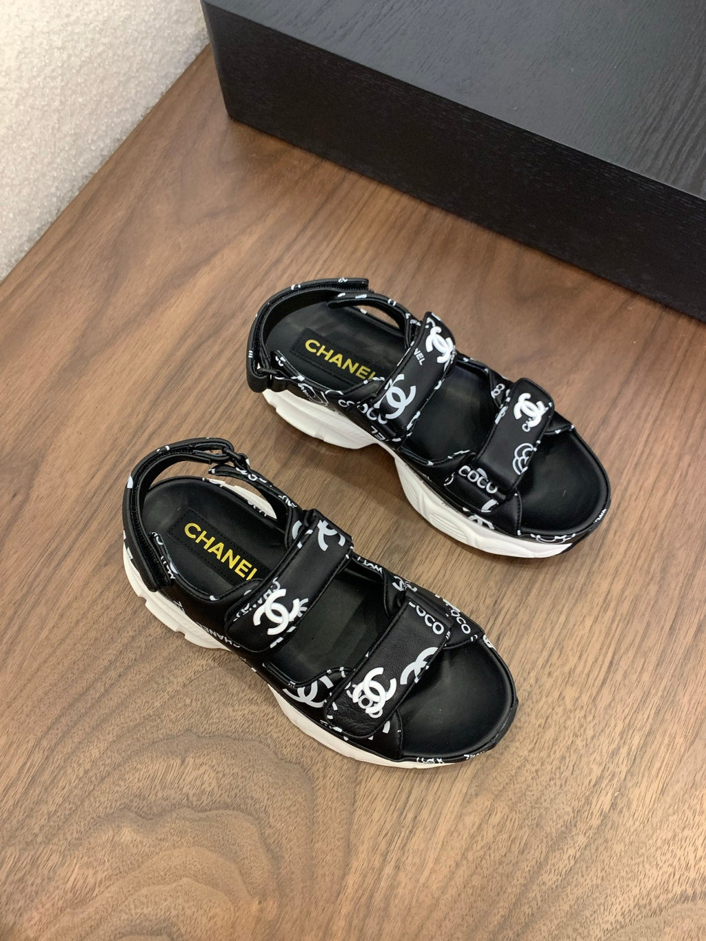 CC Toe Sandals Black Mix Camellia Pattern Leather 299539