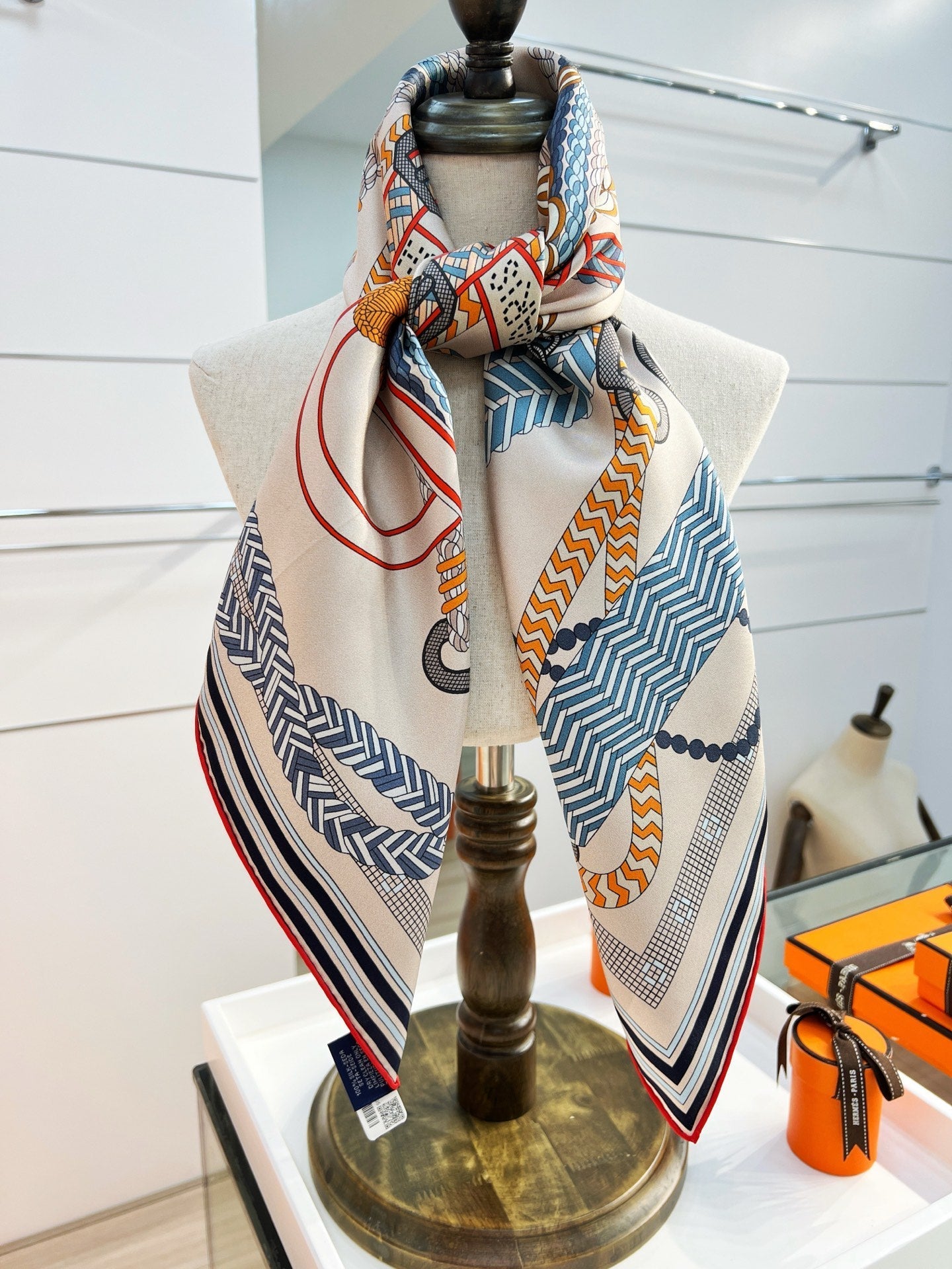 HM 26s Knitting Scarf 90 Beige Blue Colorful Mulberry Silk 148057