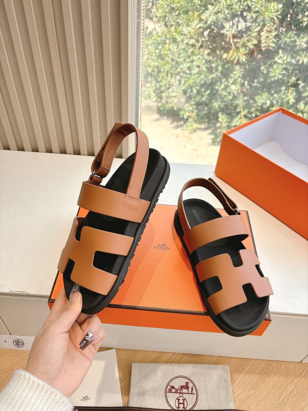 HM 25 Genius Sandal Gold  Black Calfskin