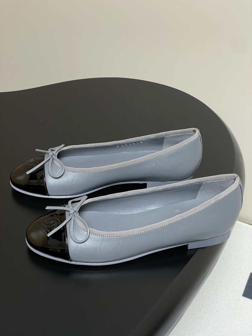 CC 25P Grey Black Quilted Calfskin