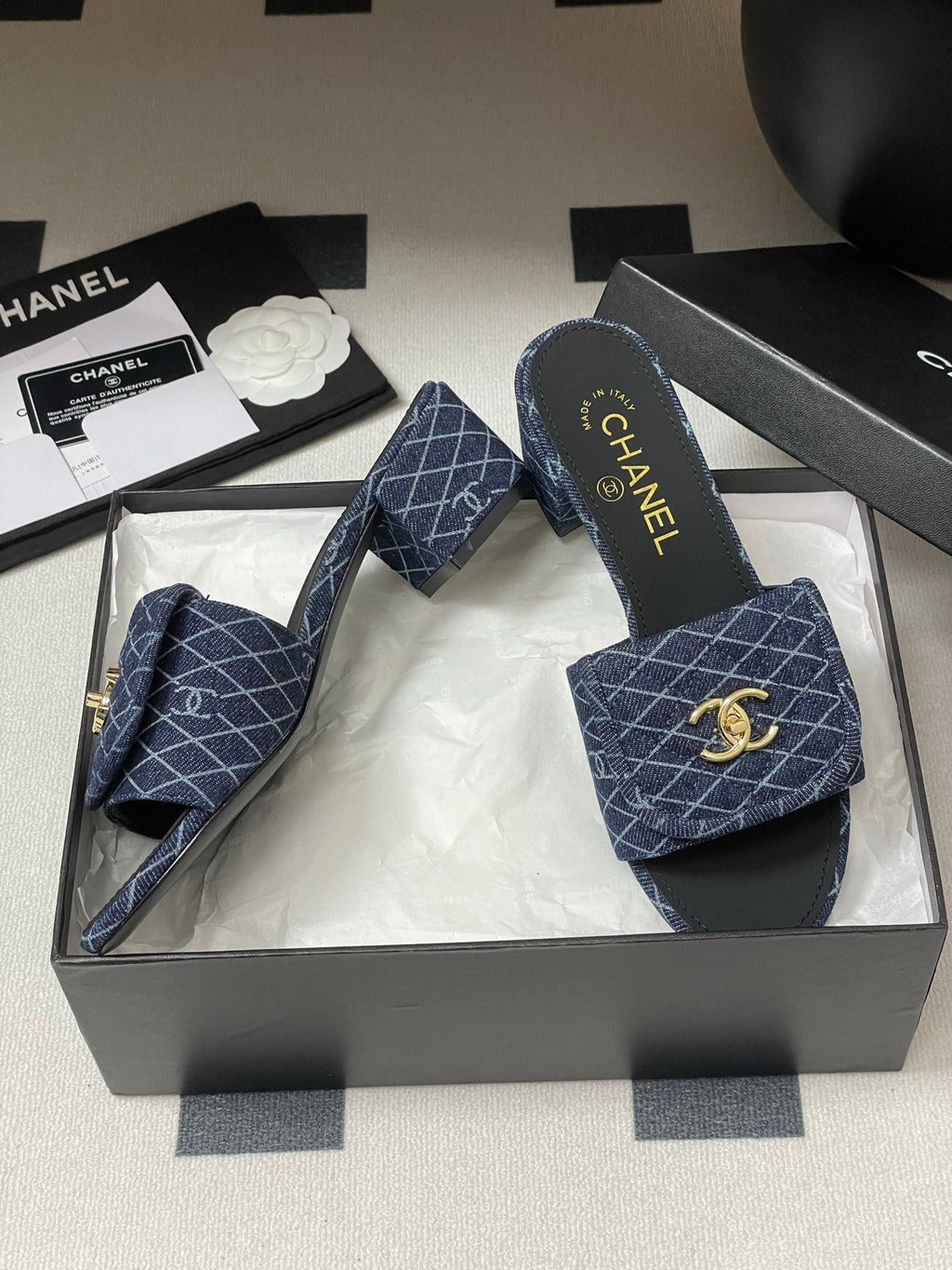 CC 25F Sandal Heel 5cm Quilted